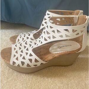 Platform sandals
